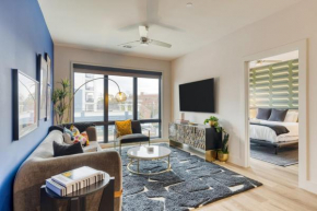 Wonderstruck Walkable Midtown Location at Odyssey Pool BBQ Fitness Room